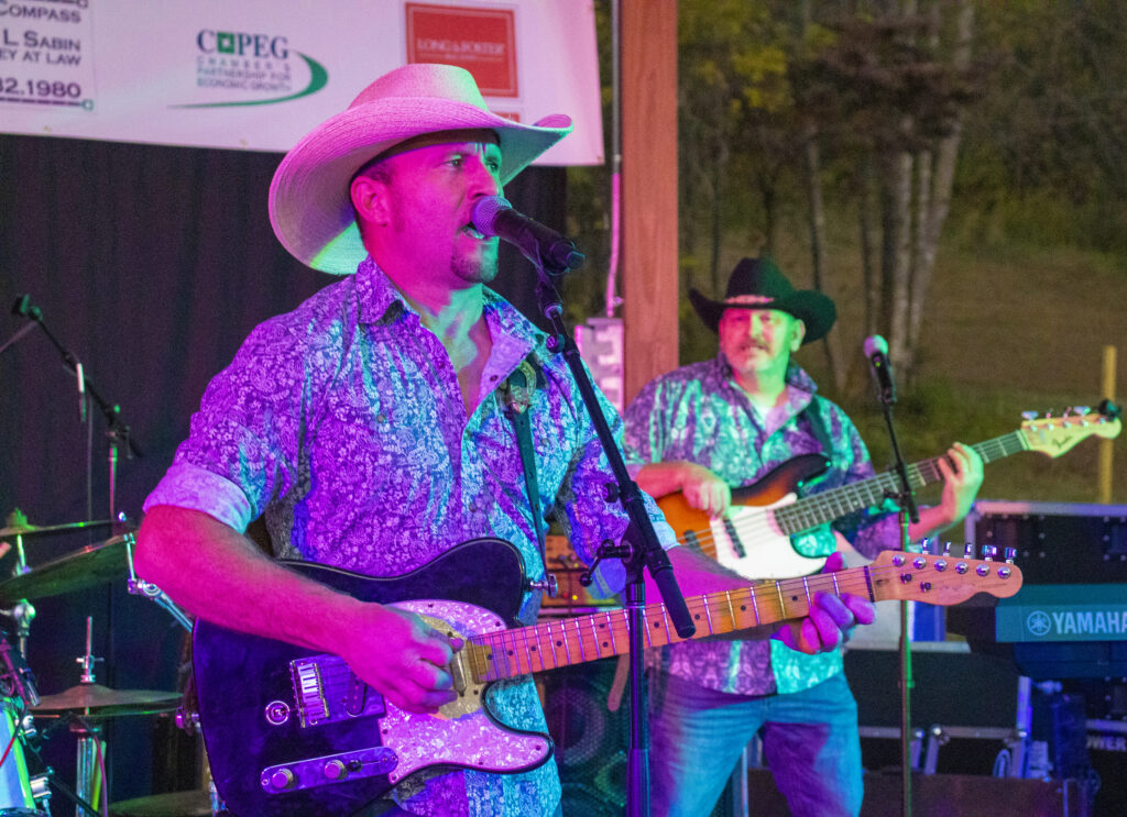 WBTR Brad Pic 16 Matt Singing 2022